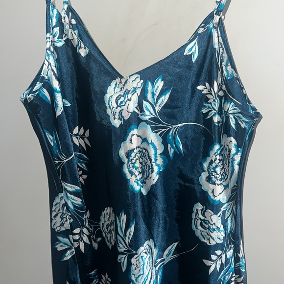 Morgan Taylor intimate size large blue top floral flower design sleep intimate - Picture 6 of 9